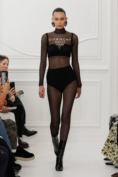 Look 1